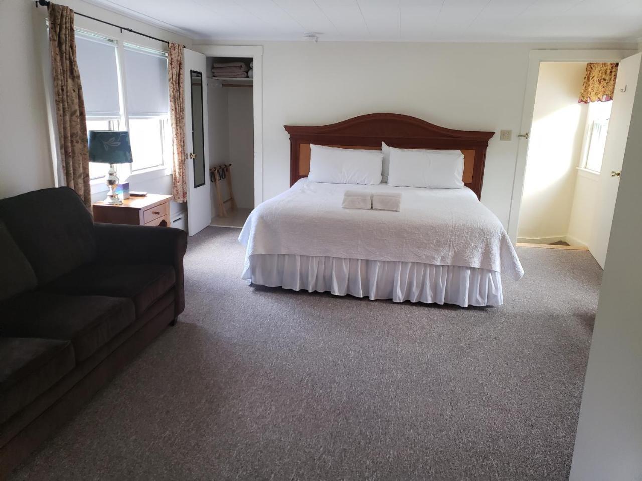 Fairway Motel New London Екстериор снимка
